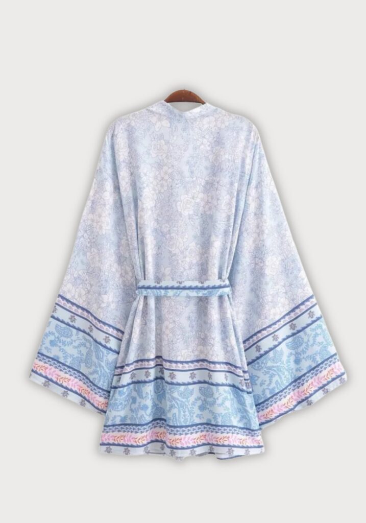 Kimono court — Aokitsu