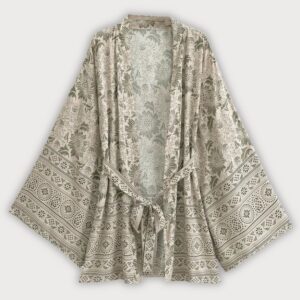 Kimono court — Midōra