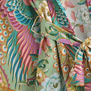 Kimono court plage paon fleuri vue 4