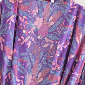 Kimono court plage violet fleuri vue 3