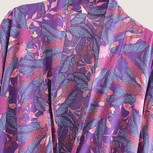 Kimono court violet fleuri vue 2