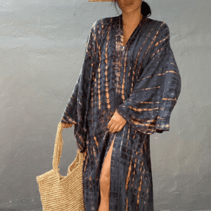 Kimono long anthracite à imprimé Tie Dye avec ceinture vue 3