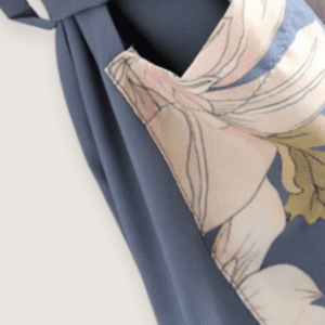 Kimono long bleu pâle à motif fleuri et paon vue 5