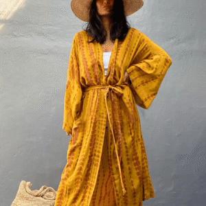 Kimono long jaune à imprimé Tie Dye avec ceinture vue 2