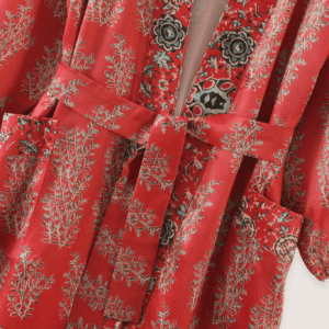 Kimono long rouge à motif fleuri vue 4