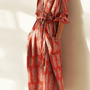Kimono long rouge à motif fleuri vue 3